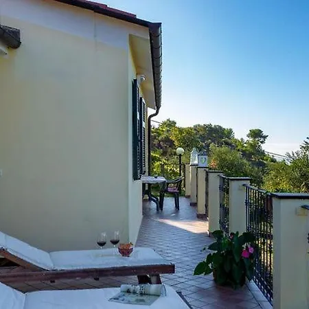 Villa Agrituristica Le Colle Ferienhaus Imperia